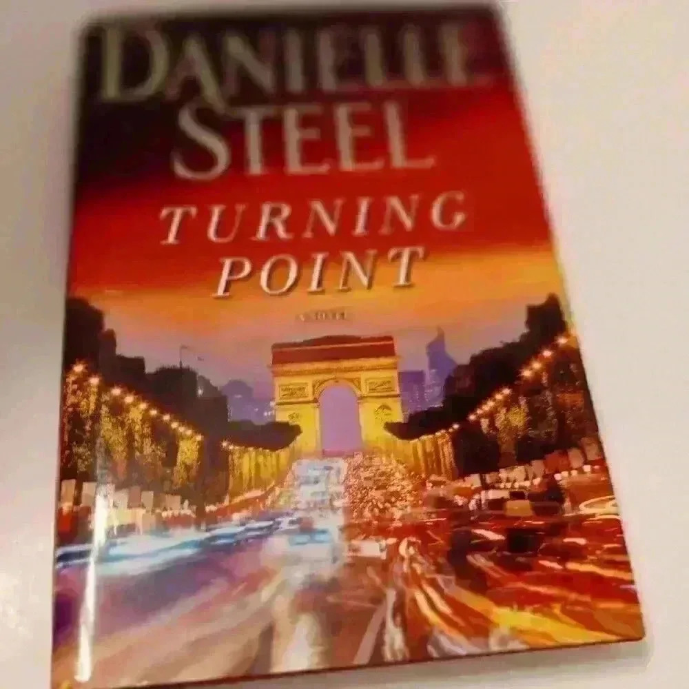 DANIELLE STEEL TURNING POINT​